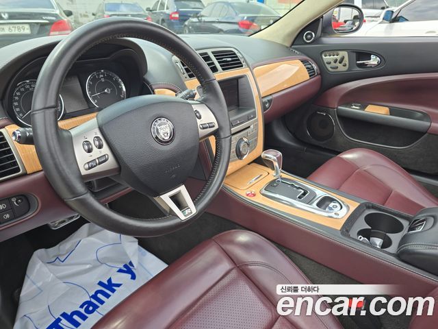 JAGUAR XKR 4.2 Convertible 2008 - photo 15 - Import Corée du Sud | International Cars