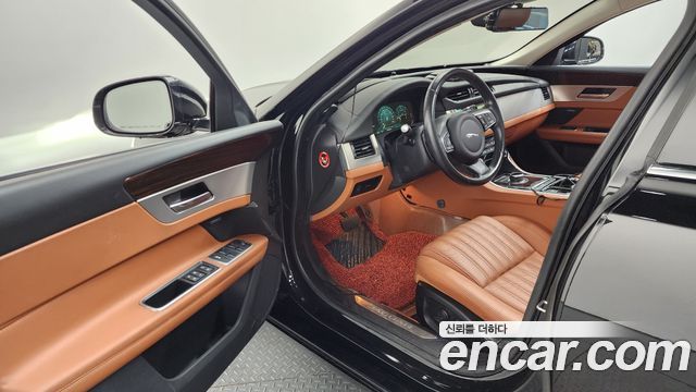JAGUAR XF (X260) 20d 포트폴리오 AWD 2017 - photo 10 - Import Corée du Sud | International Cars