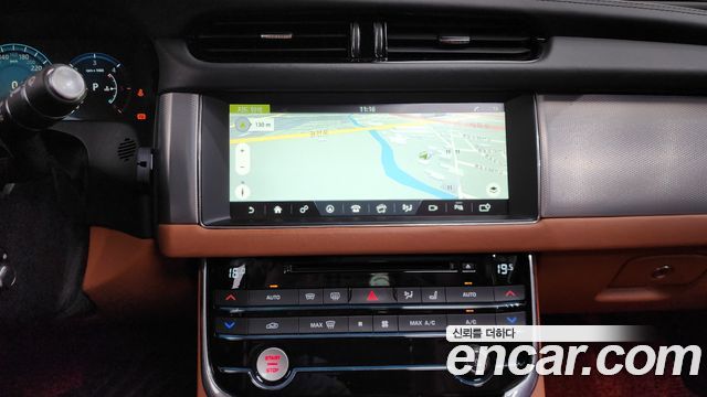 JAGUAR XF (X260) 20d 포트폴리오 AWD 2017 - photo 13 - Import Corée du Sud | International Cars
