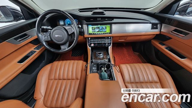 JAGUAR XF (X260) 20d 포트폴리오 AWD 2017 - photo 7 - Import Corée du Sud | International Cars