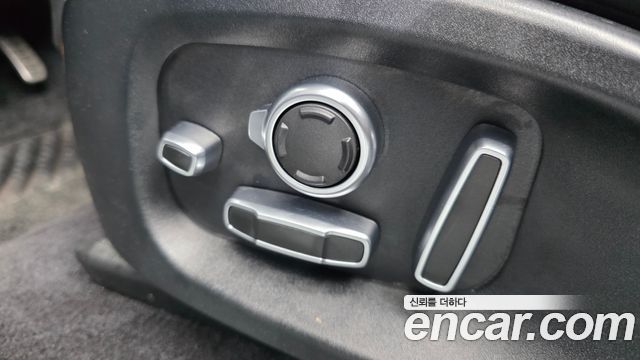 JAGUAR E-PACE P250 First Edition 2018 - photo 33 - Import Corée du Sud | International Cars