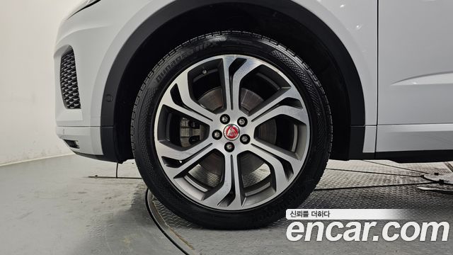 JAGUAR E-PACE P250 First Edition 2018 - photo 5 - Import Corée du Sud | International Cars