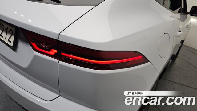 JAGUAR E-PACE P250 First Edition 2018 - photo 9 - Import Corée du Sud | International Cars
