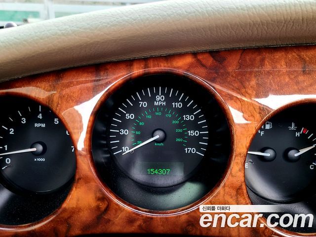 JAGUAR XK8 Convertible 1999 - photo 11 - Import Corée du Sud | International Cars