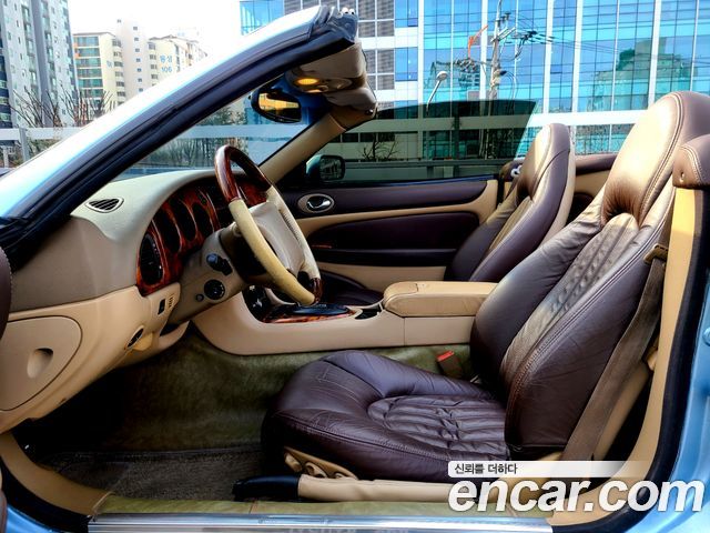 JAGUAR XK8 Convertible 1999 - photo 13 - Import Corée du Sud | International Cars