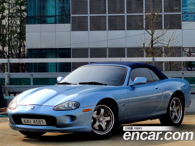 JAGUAR XK8 Convertible 1999 - photo 3 - Import Corée du Sud | International Cars