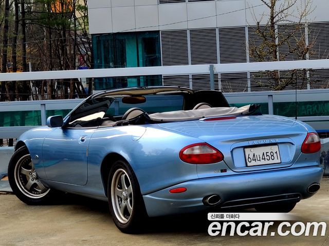 JAGUAR XK8 Convertible 1999 - photo 8 - Import Corée du Sud | International Cars