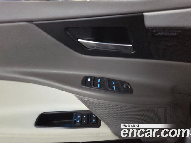 JAGUAR XE 20d 프레스티지 2016 - photo 16 - Import Corée du Sud | International Cars