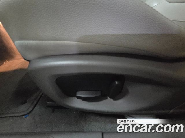 JAGUAR XE 20d 프레스티지 2016 - photo 18 - Import Corée du Sud | International Cars