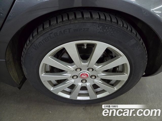 JAGUAR XE 20d 프레스티지 2016 - photo 24 - Import Corée du Sud | International Cars