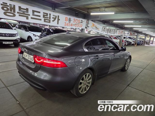 JAGUAR XE 20d 프레스티지 2016 - photo 3 - Import Corée du Sud | International Cars