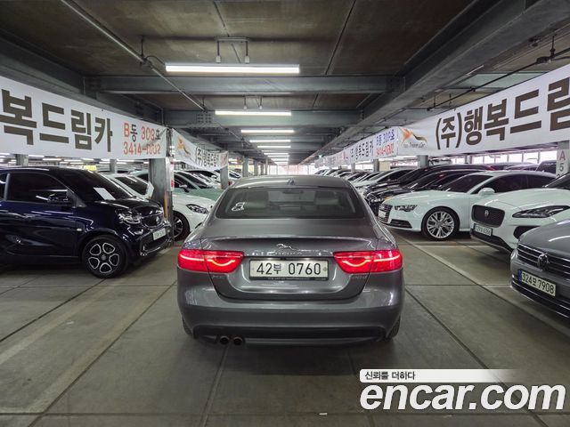 JAGUAR XE 20d 프레스티지 2016 - photo 4 - Import Corée du Sud | International Cars