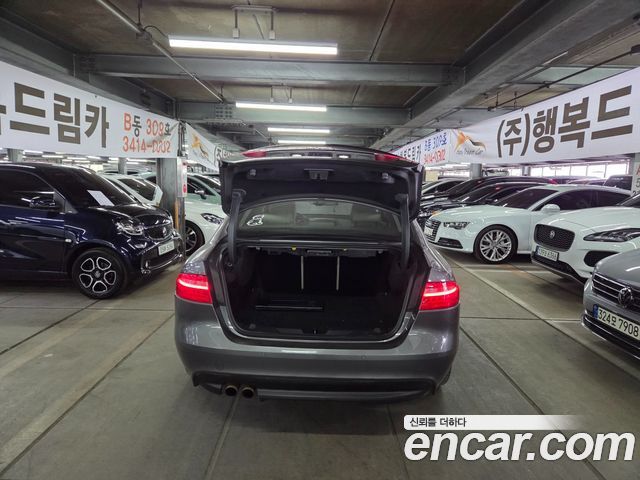 JAGUAR XE 20d 프레스티지 2016 - photo 5 - Import Corée du Sud | International Cars