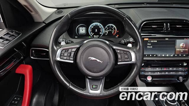 JAGUAR F-PACE 20d R-Sport 2018 - photo 19 - Import Corée du Sud | International Cars