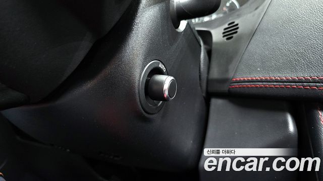 JAGUAR F-PACE 20d R-Sport 2018 - photo 29 - Import Corée du Sud | International Cars