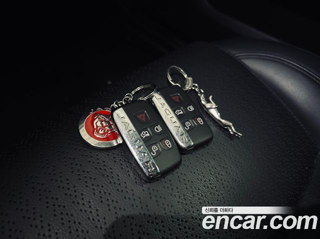 JAGUAR XF (X260) 20d 프레스티지 2018 - photo 12 - Import Corée du Sud | International Cars