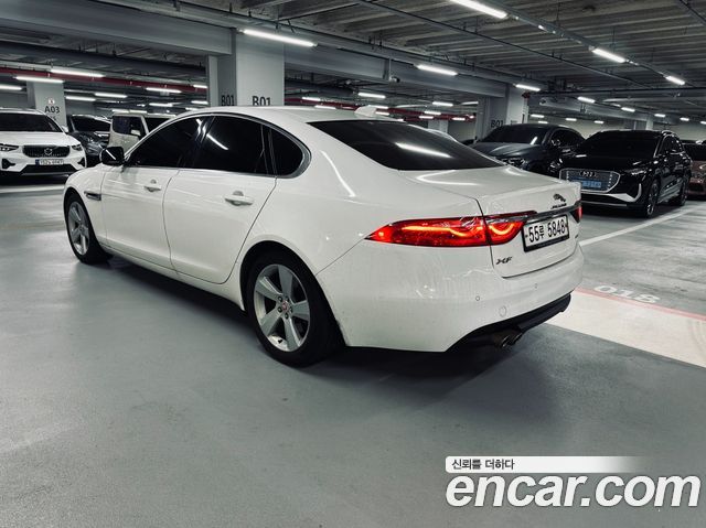 JAGUAR XF (X260) 20d 프레스티지 2018 - photo 2 - Import Corée du Sud | International Cars