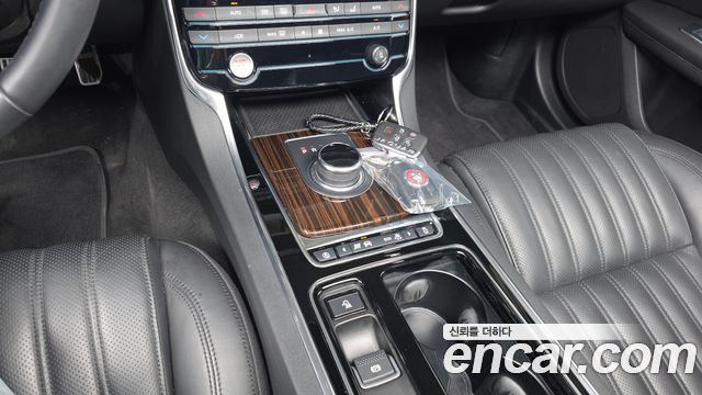 JAGUAR XF (X260) 20d 포트폴리오 2019 - photo 12 - Import Corée du Sud | International Cars