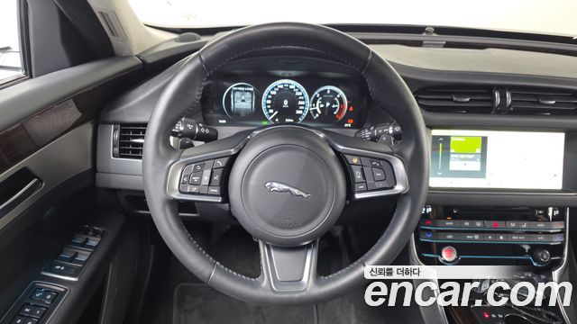 JAGUAR XF (X260) 20d 포트폴리오 2019 - photo 27 - Import Corée du Sud | International Cars