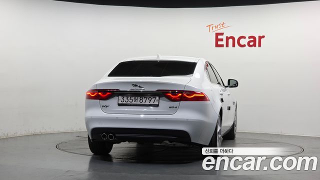 JAGUAR XF (X260) 20d 포트폴리오 2019 - photo 4 - Import Corée du Sud | International Cars