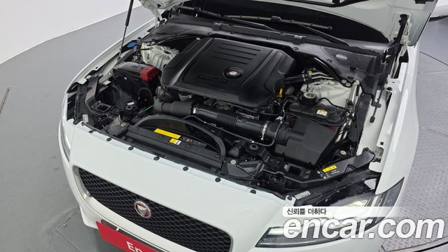 JAGUAR XF (X260) 20d 포트폴리오 2019 - photo 6 - Import Corée du Sud | International Cars