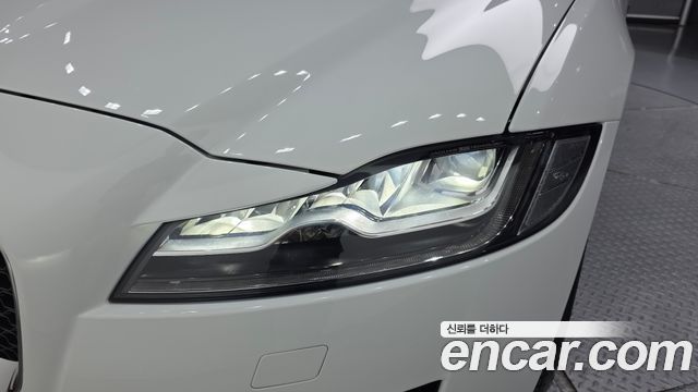 JAGUAR XF (X260) 20d 포트폴리오 2019 - photo 8 - Import Corée du Sud | International Cars