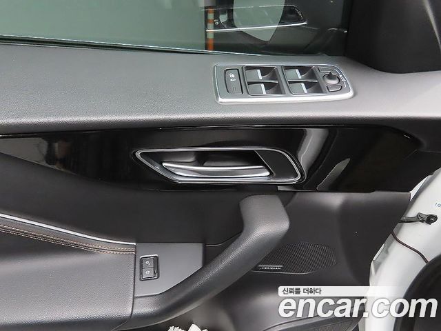 JAGUAR F-PACE 20d 프레스티지 2018 - photo 12 - Import Corée du Sud | International Cars