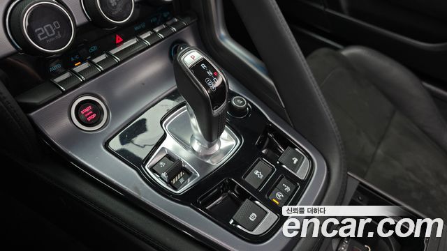 JAGUAR F-TYPE P300 Convertible 2021 - photo 12 - Import Corée du Sud | International Cars