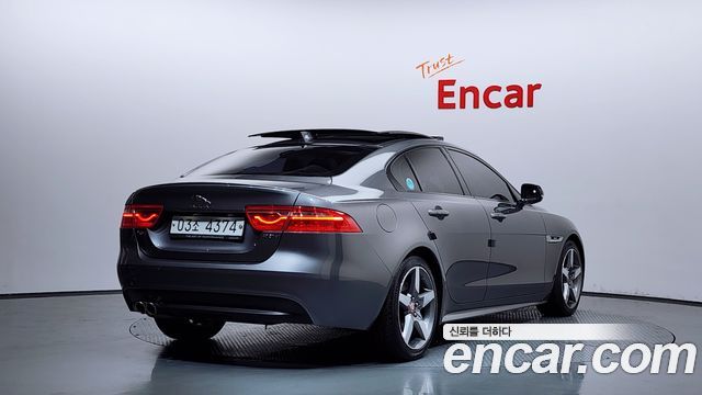 JAGUAR XE 20d RSport 2018 - photo 2 - Import Corée du Sud | International Cars