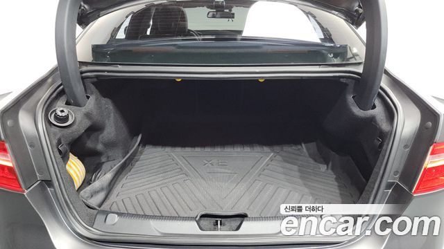 JAGUAR XE 20d RSport 2018 - photo 27 - Import Corée du Sud | International Cars