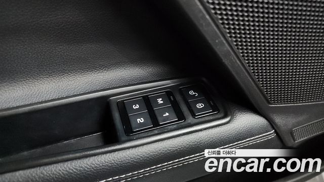 JAGUAR XE 20d RSport 2018 - photo 33 - Import Corée du Sud | International Cars