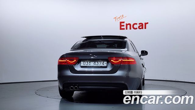 JAGUAR XE 20d RSport 2018 - photo 4 - Import Corée du Sud | International Cars
