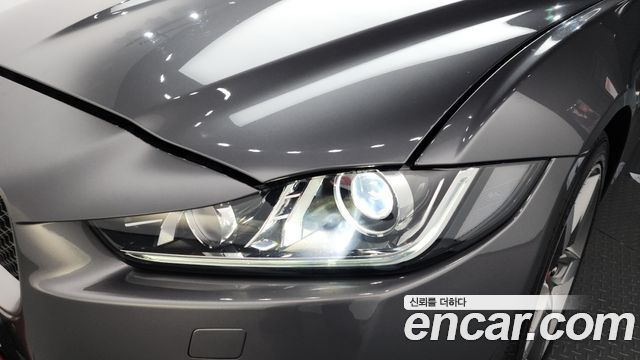 JAGUAR XE 20d RSport 2018 - photo 8 - Import Corée du Sud | International Cars