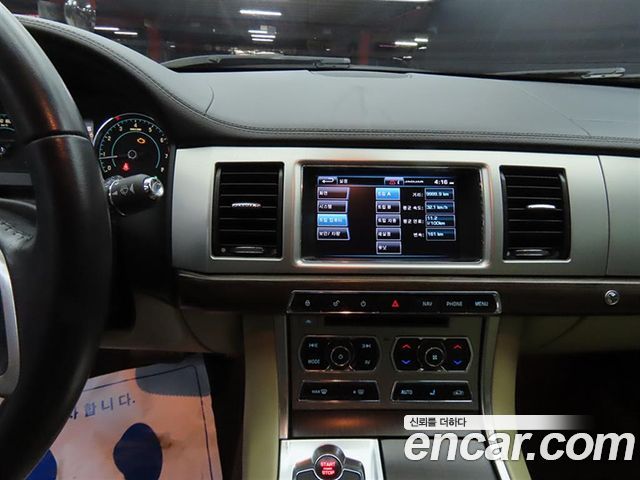 JAGUAR New XF 2.0 Luxury 2014 - photo 10 - Import Corée du Sud | International Cars