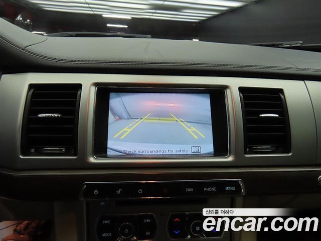 JAGUAR New XF 2.0 Luxury 2014 - photo 17 - Import Corée du Sud | International Cars