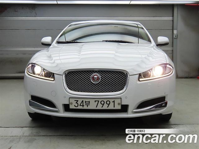 JAGUAR New XF 2.0 Luxury 2014 - photo 2 - Import Corée du Sud | International Cars