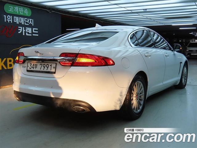 JAGUAR New XF 2.0 Luxury 2014 - photo 4 - Import Corée du Sud | International Cars