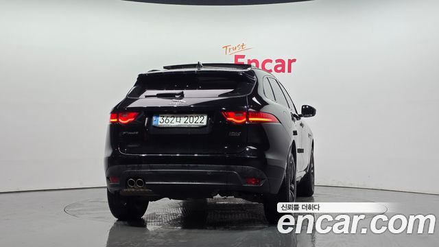 JAGUAR F-PACE 20d 체커 플래그 Edition 2020 - photo 4 - Import Corée du Sud | International Cars