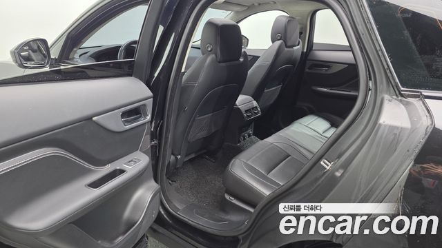 JAGUAR F-PACE 20d 체커 플래그 Edition 2020 - photo 18 - Import Corée du Sud | International Cars