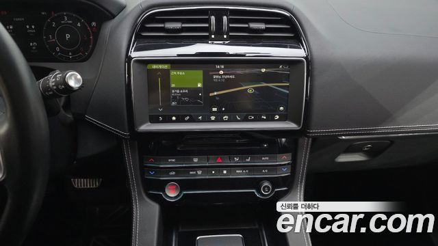 JAGUAR F-PACE 20d 체커 플래그 Edition 2020 - photo 19 - Import Corée du Sud | International Cars