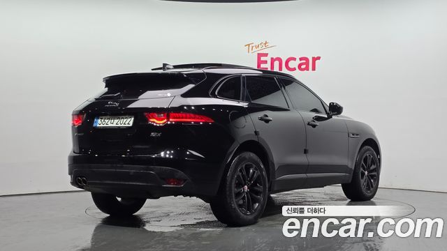 JAGUAR F-PACE 20d 체커 플래그 Edition 2020 - photo 2 - Import Corée du Sud | International Cars