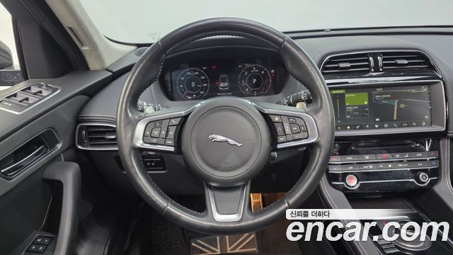 JAGUAR F-PACE 20d 체커 플래그 Edition 2020 - photo 20 - Import Corée du Sud | International Cars