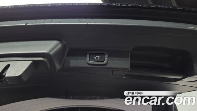 JAGUAR F-PACE 20d 체커 플래그 Edition 2020 - photo 22 - Import Corée du Sud | International Cars