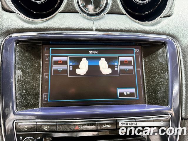 JAGUAR All New XJ 2.0 Luxury LWB 2013 - photo 11 - Import Corée du Sud | International Cars