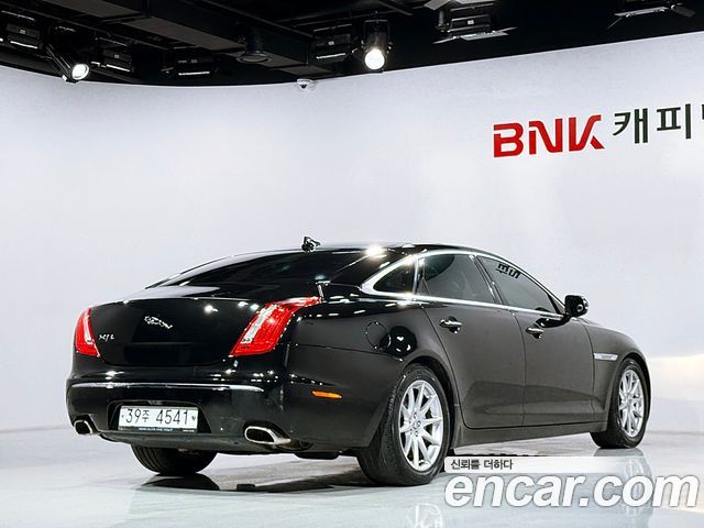 JAGUAR All New XJ 2.0 Luxury LWB 2013 - photo 2 - Import Corée du Sud | International Cars
