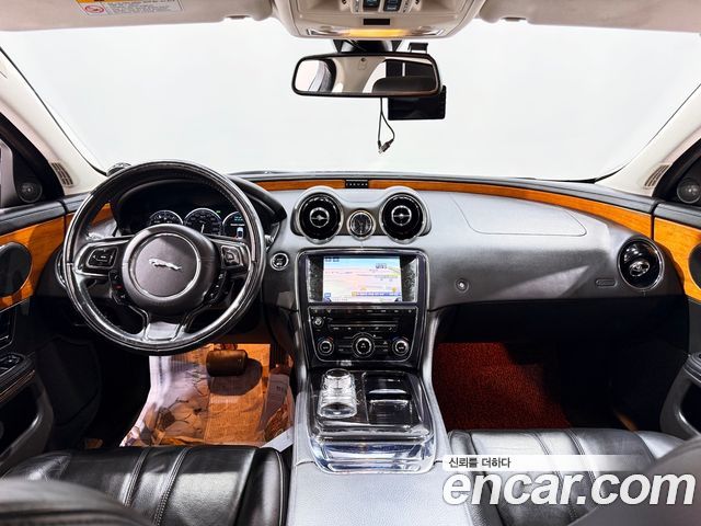 JAGUAR All New XJ 2.0 Luxury LWB 2013 - photo 4 - Import Corée du Sud | International Cars