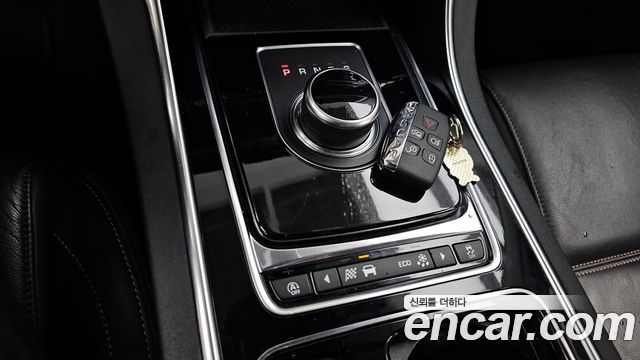 JAGUAR XE 20d 프레스티지 2018 - photo 12 - Import Corée du Sud | International Cars