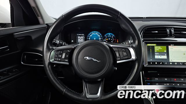 JAGUAR XE 20d 프레스티지 2018 - photo 19 - Import Corée du Sud | International Cars