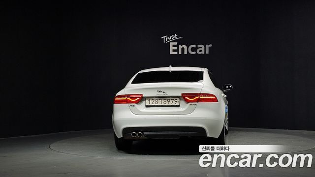JAGUAR XE 20d 프레스티지 2018 - photo 4 - Import Corée du Sud | International Cars