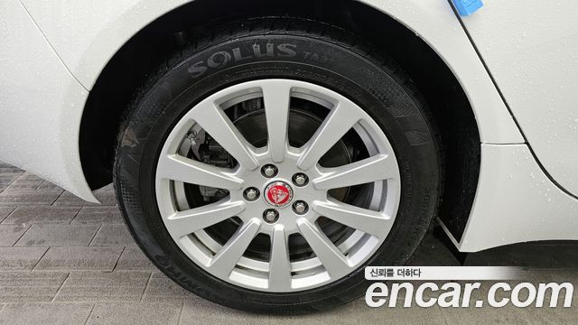JAGUAR XE 20d 프레스티지 2018 - photo 5 - Import Corée du Sud | International Cars
